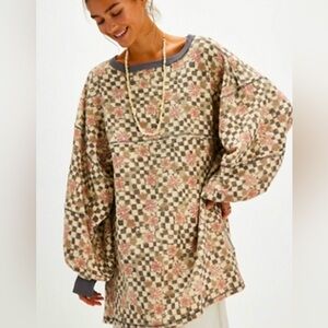 NWOT We the Free Printed Crew 🌺